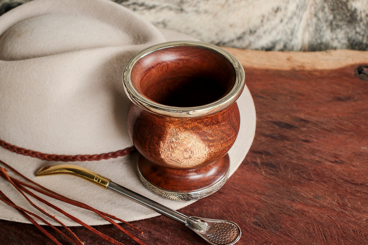 Mate de Algarrobo y Alpaca con Bombilla
