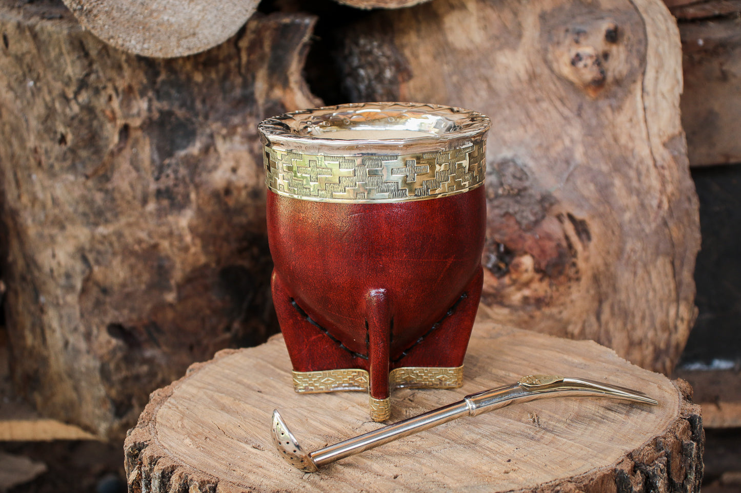 Imperial Cuero cincelado en Bronce con Bombilla