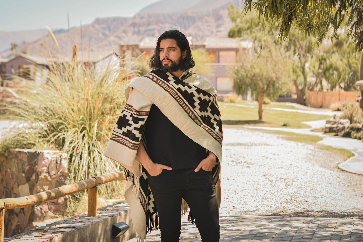 Poncho "Pacheco" Obra en Telar Criollo