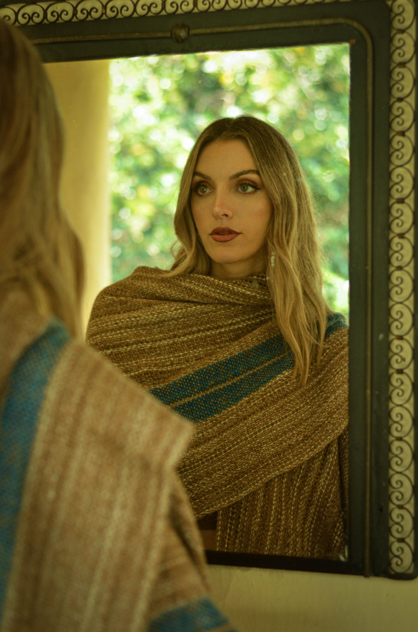 Ruana "Humahuak" Hilos Llama Baby en Telar
