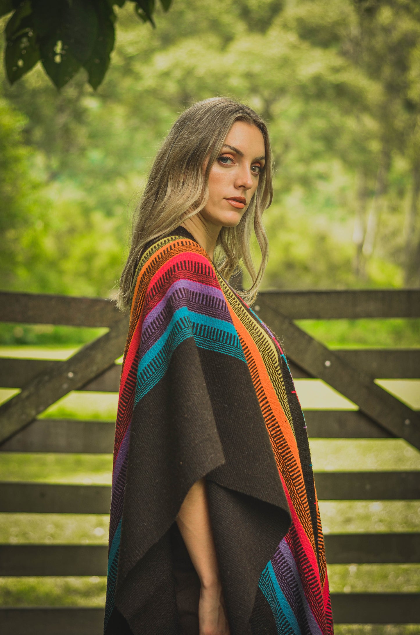 Poncho "La Bernadette" Creole Loom