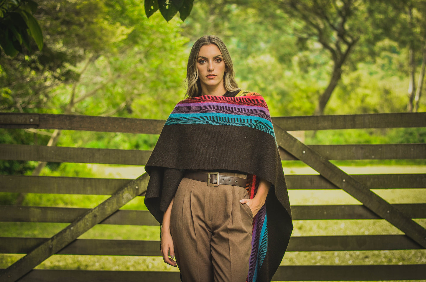 Poncho "La Bernadette" Creole Loom