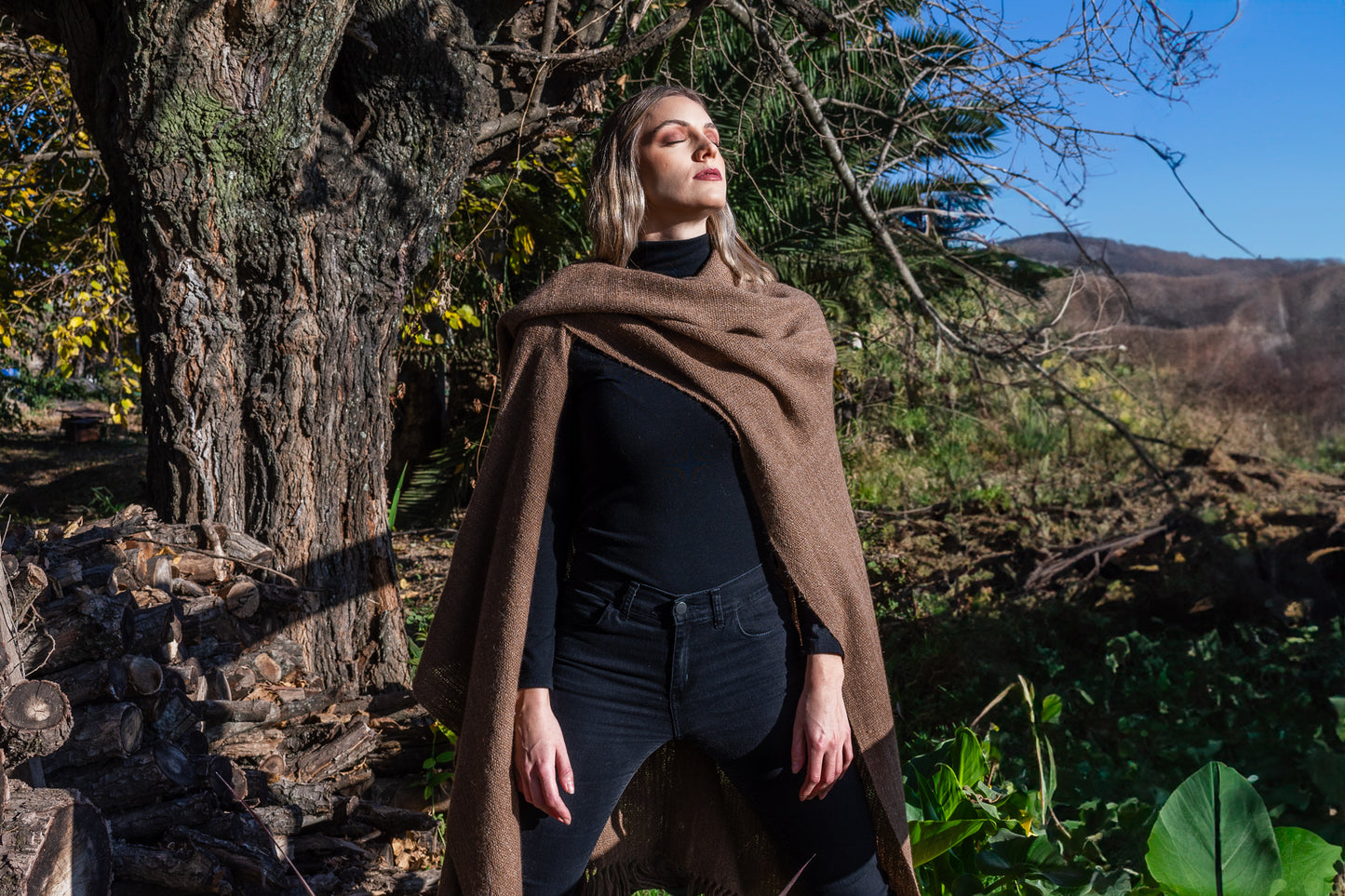 SANTA CRUZ Cloak Llama Threads on Loom