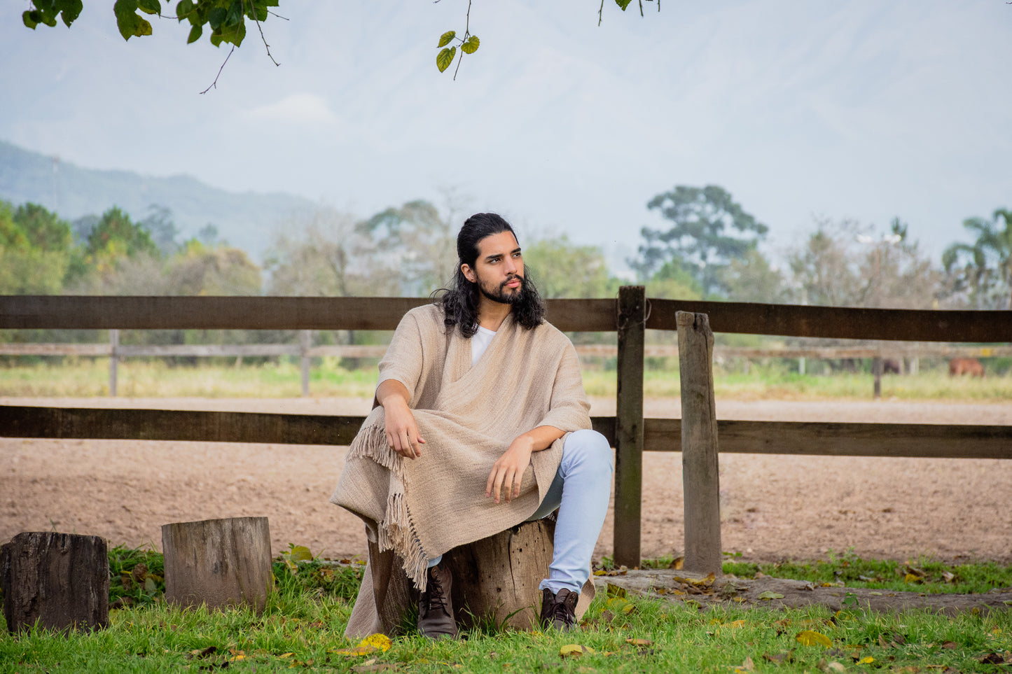 Ruana Hombre "Cafayate" Hilos de Llama