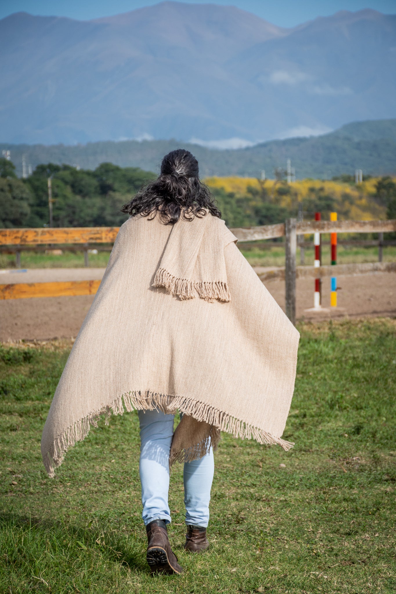 Ruana Hombre "Cafayate" Hilos de Llama