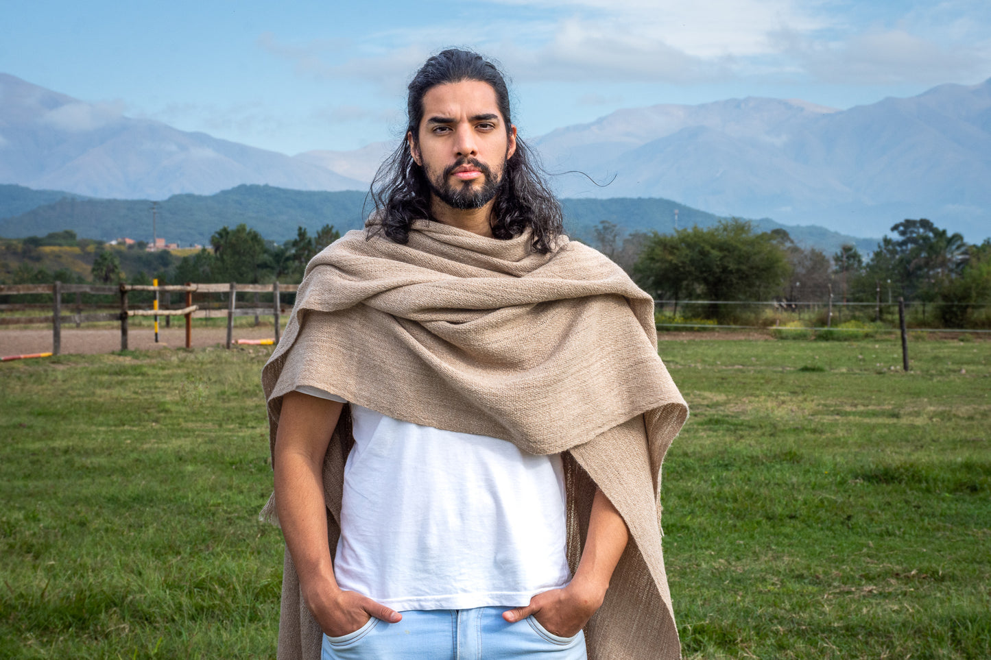 Ruana Hombre "Cafayate" Hilos de Llama
