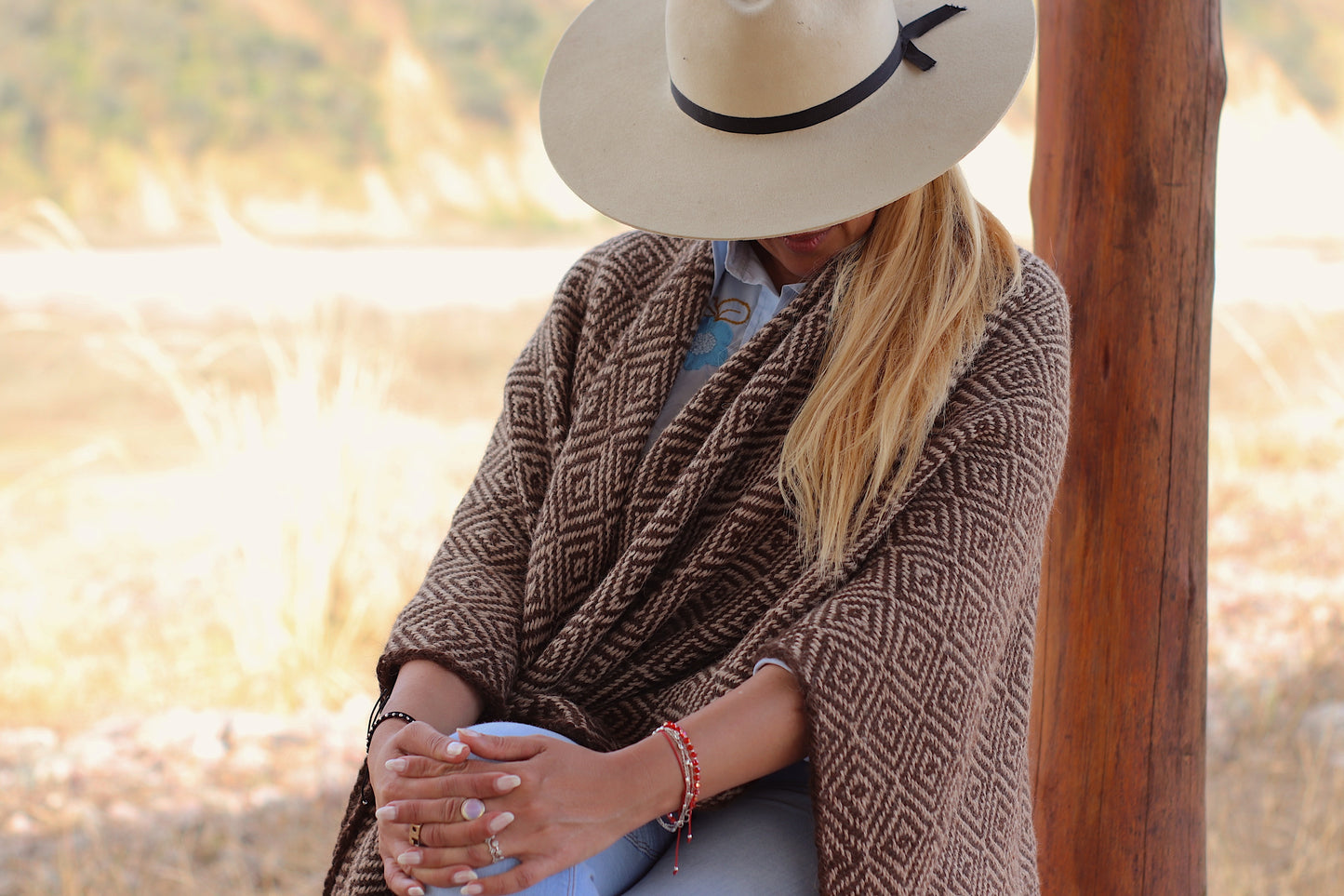 Ruana ITAQUÍ llama Threads on Loom