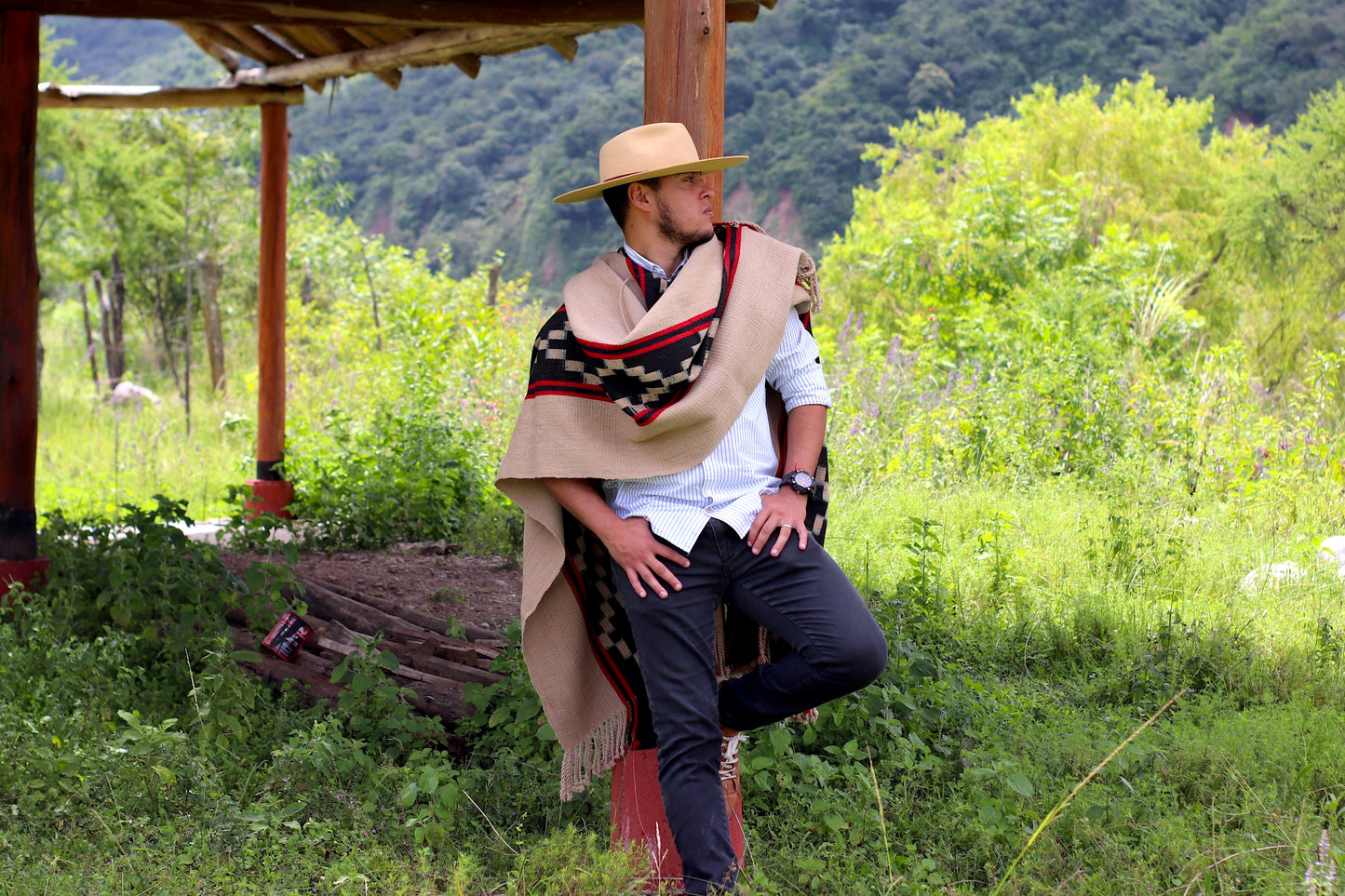 Poncho Guarda Atada "Monteagudo" Telar Criollo