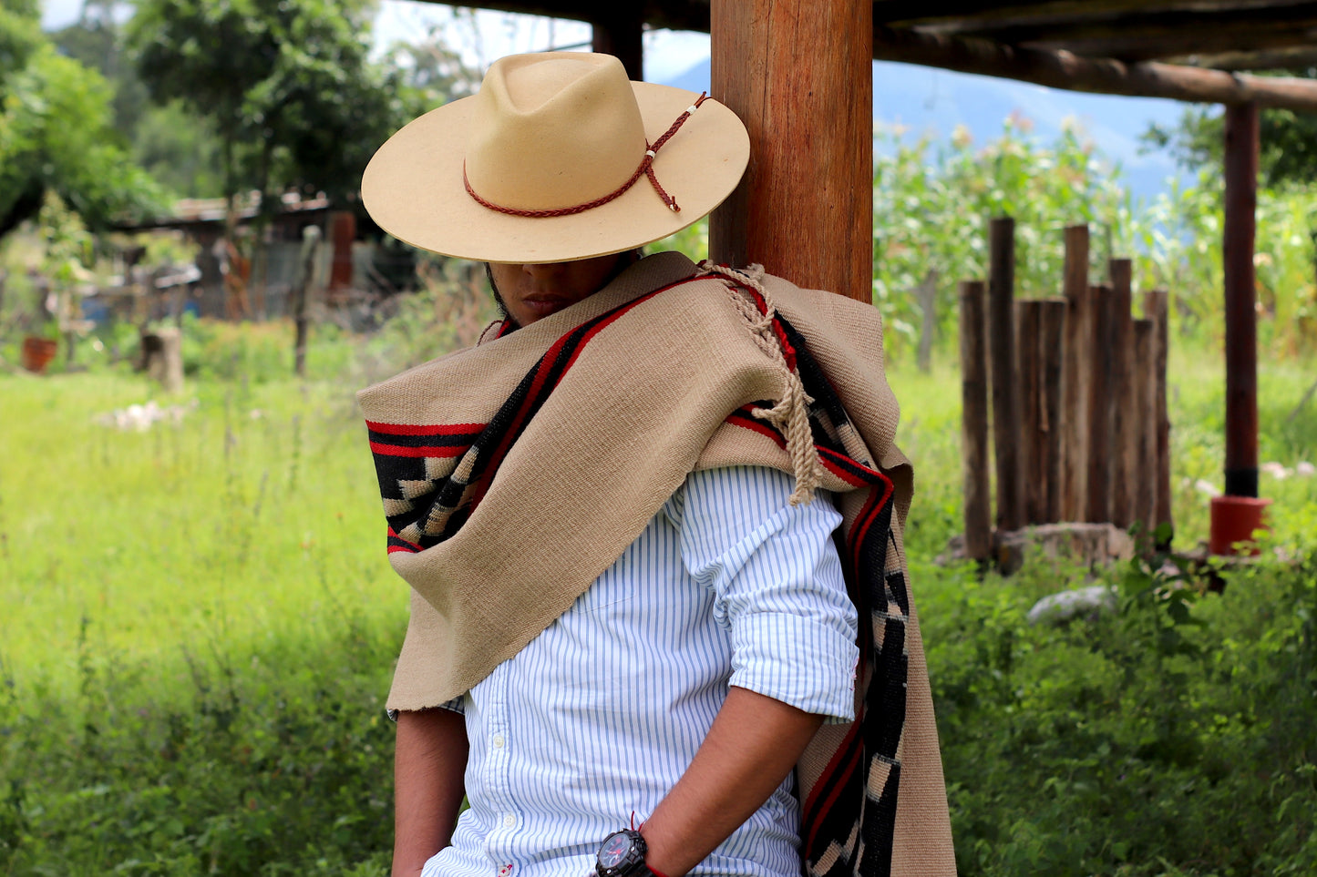 Poncho Guarda Atada "Monteagudo" Telar Criollo