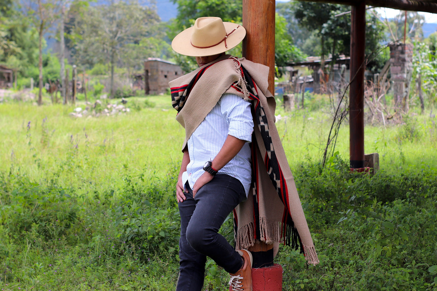 Poncho Guarda Atada "Monteagudo" Telar Criollo