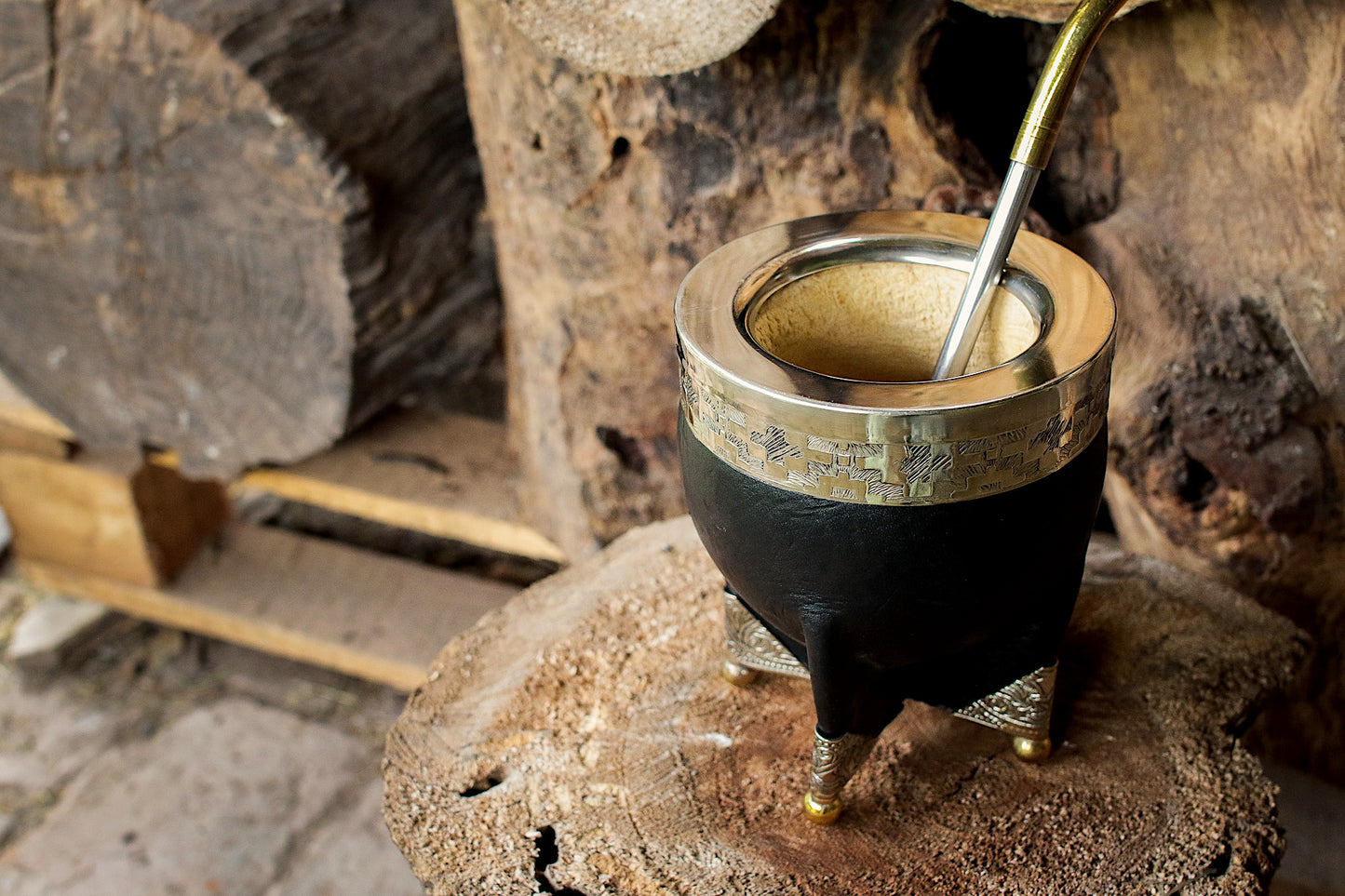 Mate de Cuero, Bronce y Alpaca con Bombillón