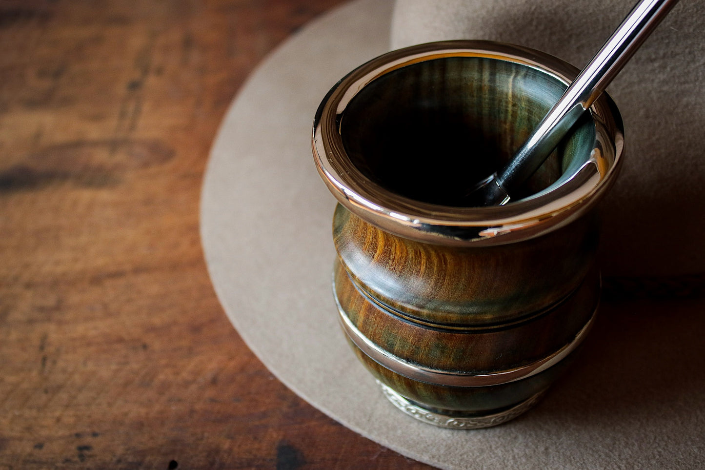 Mate de Palo Santo y Alpaca con Bombilla