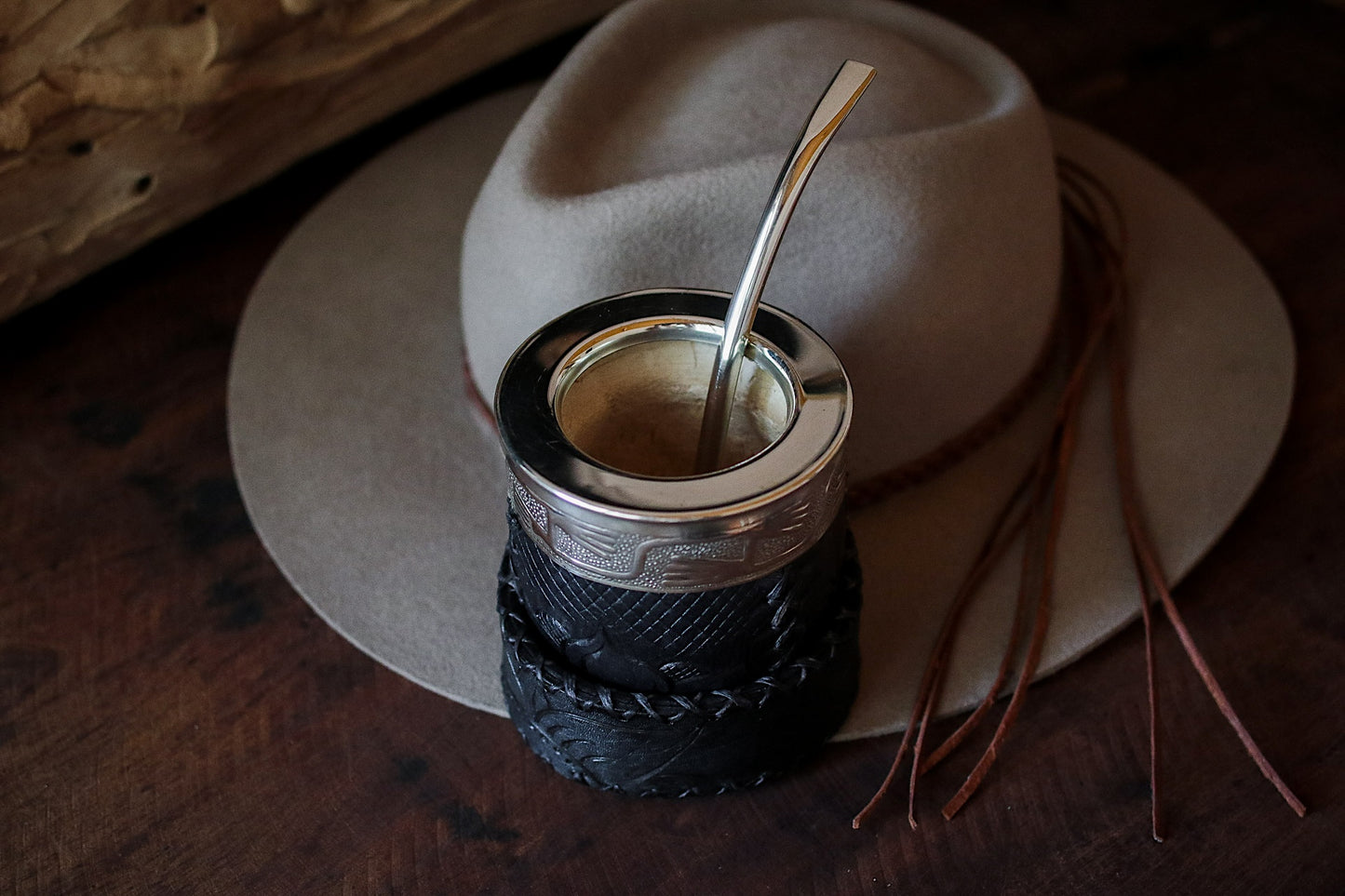 Mate criollo forrado en Cuero Natural y Bombilla