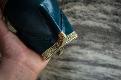 Imperial Cuero cincelado en Bronce con Bombilla