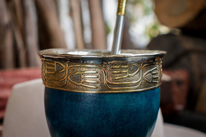 Imperial Cuero cincelado en Bronce con Bombilla