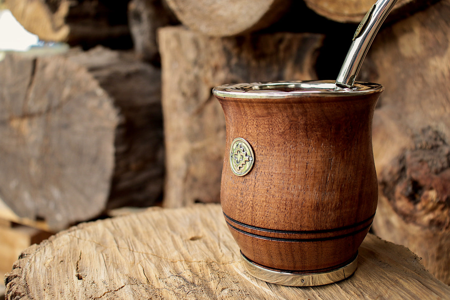 Mate de Algarrobo con Bombilla y Escudo Nacional