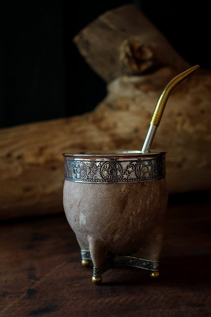 Mate de Cuero con Base de Alpaca y Bronce con Bombilla