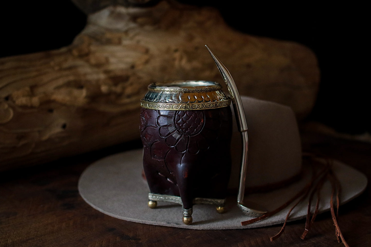 Mate de Cuero, Bronce y Alpaca con Bombillón