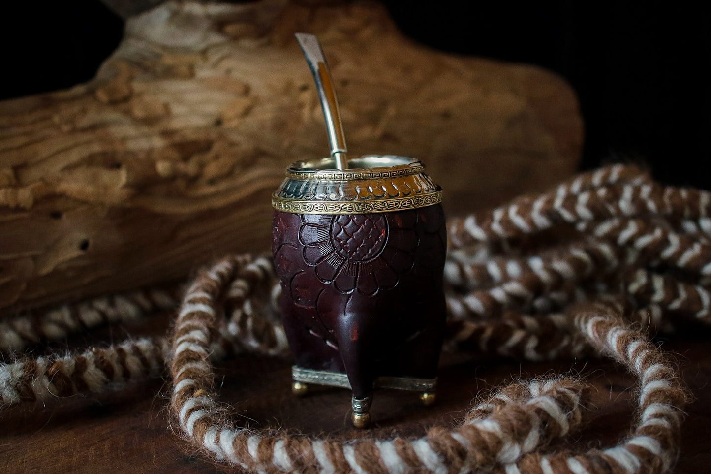 Mate de Cuero, Bronce y Alpaca con Bombillón