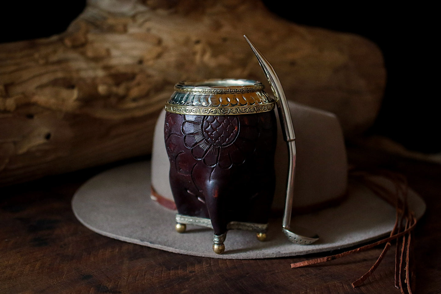 Mate de Cuero, Bronce y Alpaca con Bombillón