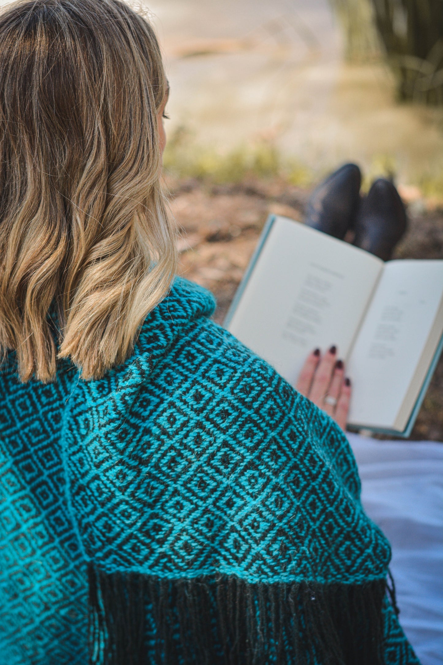 “UQUIA” Blanket Llama Premium Yarn