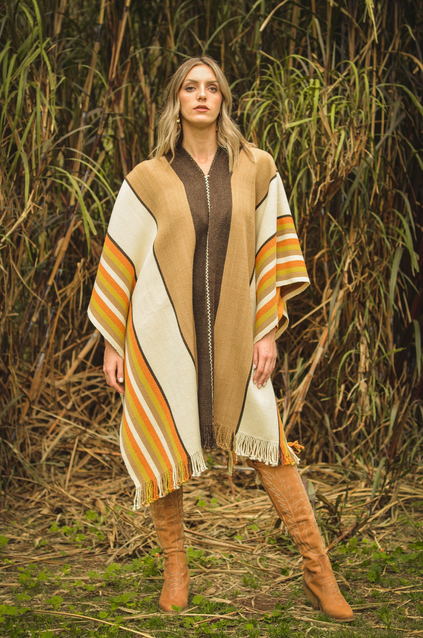 Poncho "Junin" Work in Creole Loom