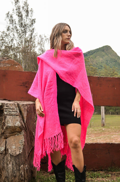 Ruana "Tulma" Hilos de Llama Baby