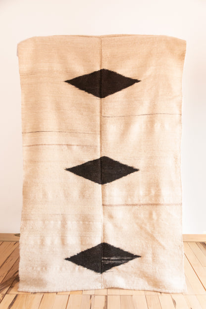 Lana de Llama Rug Made on Loom
