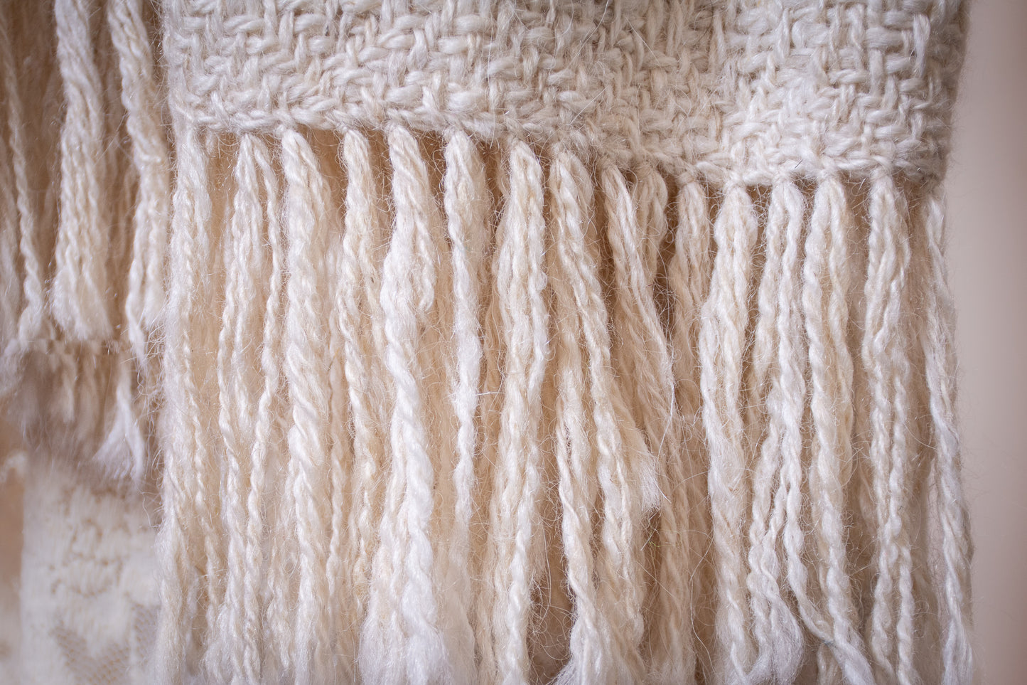 “UQUIA” Blanket Llama Premium Yarn