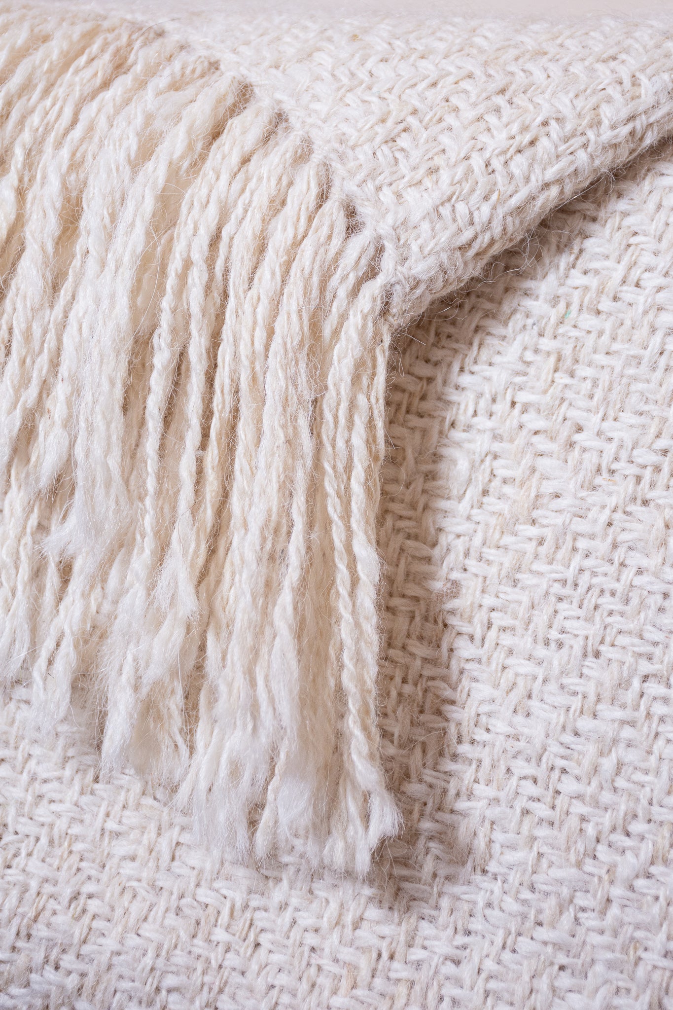 “UQUIA” Blanket Llama Premium Yarn