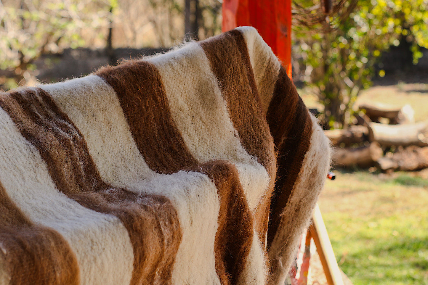 Lana de Llama Rug Made on Loom