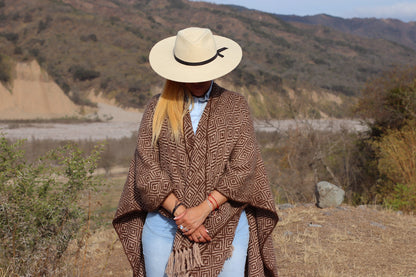 Ruana ITAQUÍ llama Threads on Loom