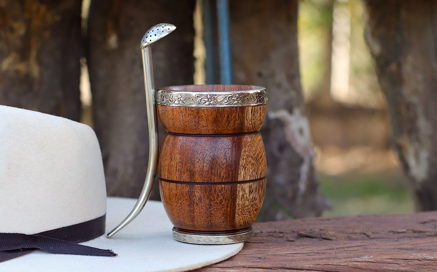 Mate de Algarrobo y Alpaca con Bombilla