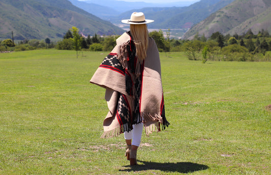 Poncho Guarda Atada "Patr" Telar Criollo