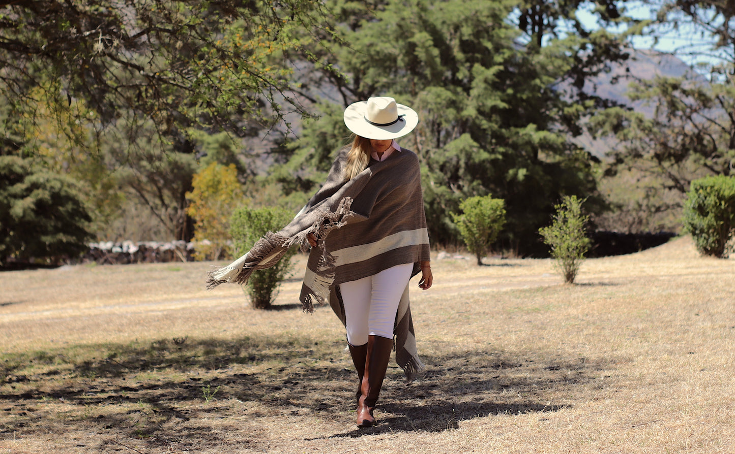 Poncho "Malargüe" de Llama Baby