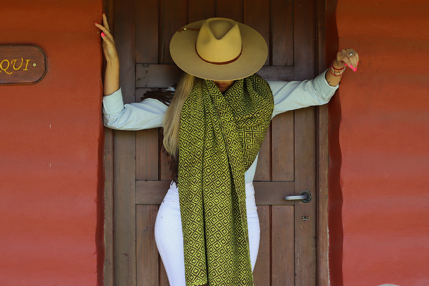 “UQUIA” Blanket Llama Premium Yarn