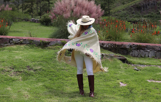 Embroidered Poncho "Concepción" Creole Loom