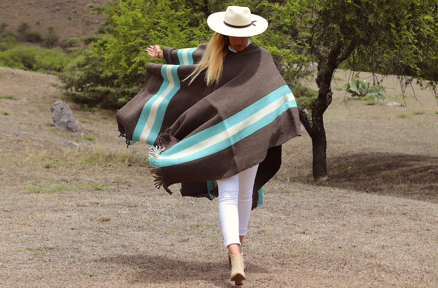 Poncho "Alvear" Creole Loom