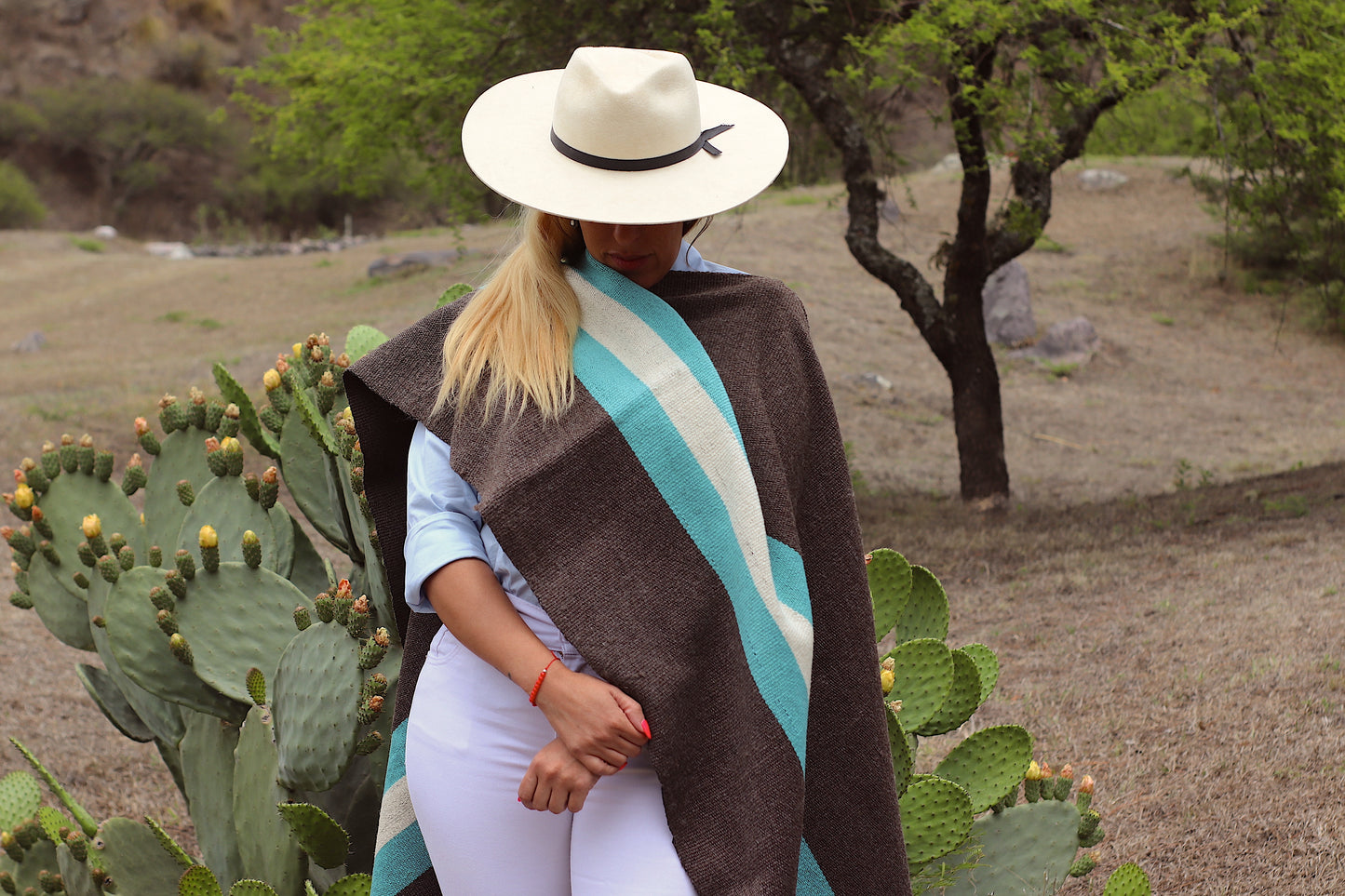 Poncho "Alvear" Creole Loom