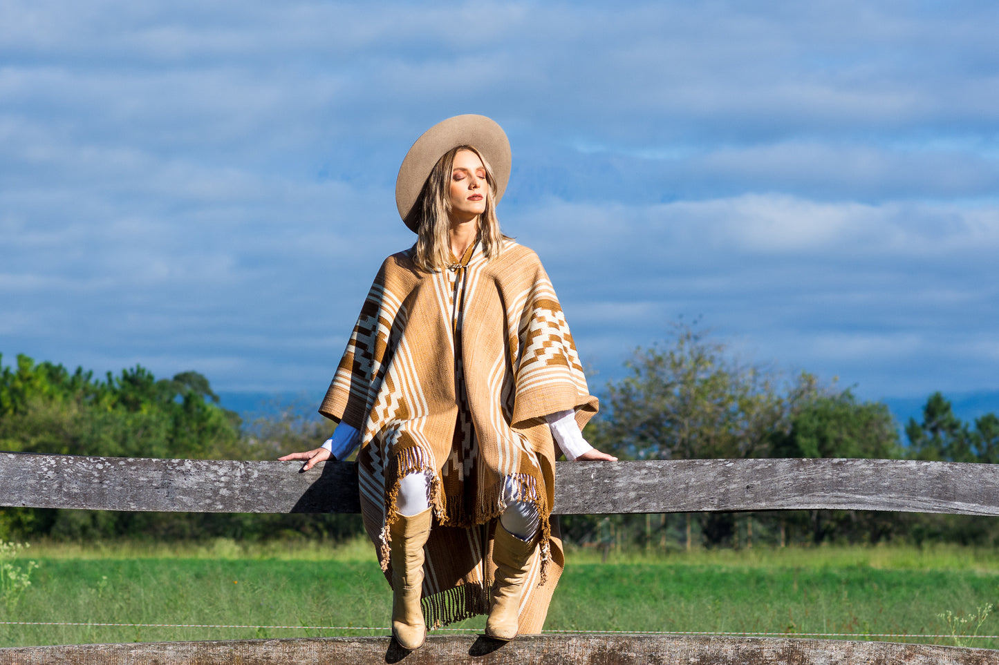 Poncho "Lavalle" Work in Creole Loom